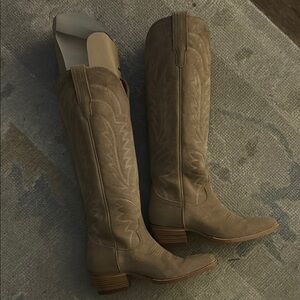 Tecovas The Abby Driftwood suede boots size 8